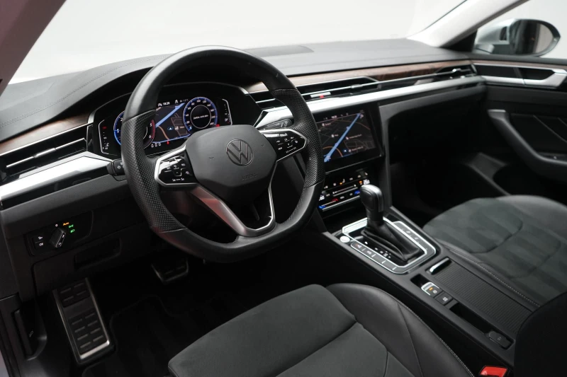 VW Arteon SHOTINGBRAKE/2.0TDI/DSG/360/ELEGANCE/NAVI/LED/E183, снимка 9 - Автомобили и джипове - 50432568