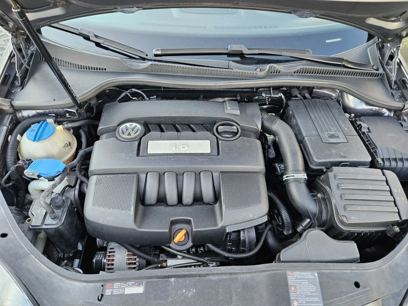 VW Golf 1.6i-102кс= ГАЗ* BRC* = ОБСЛУЖЕН= КЛИМАТИК , снимка 17 - Автомобили и джипове - 50853982