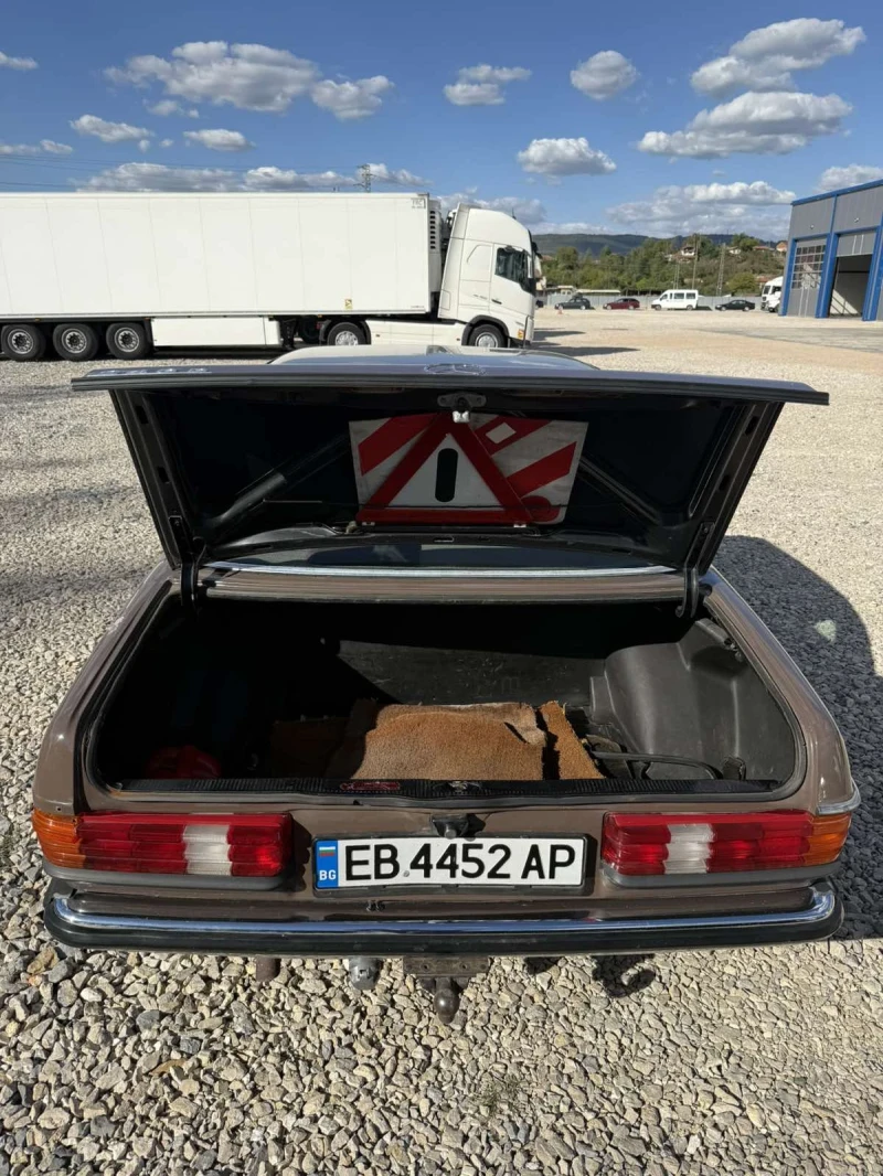 Mercedes-Benz 123 240D, снимка 17 - Автомобили и джипове - 51969905