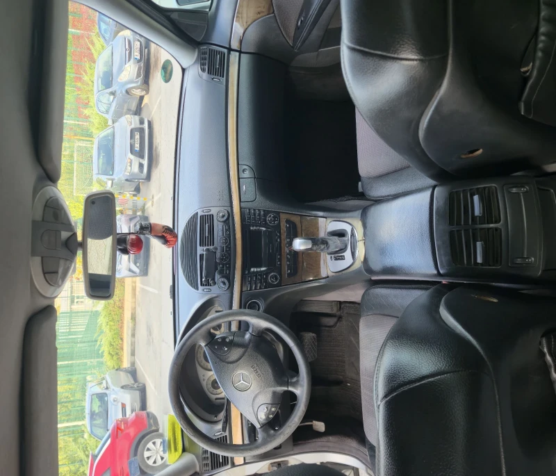 Mercedes-Benz E 270 Avangarde, снимка 7 - Автомобили и джипове - 52216359