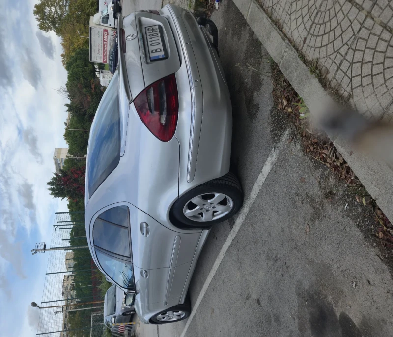 Mercedes-Benz E 270 Avangarde, снимка 3 - Автомобили и джипове - 52216359