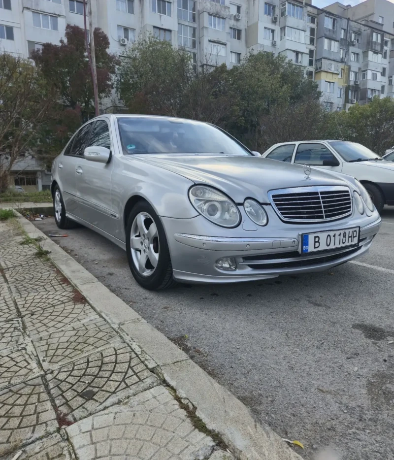 Mercedes-Benz E 270 Avangarde, снимка 5 - Автомобили и джипове - 52996508