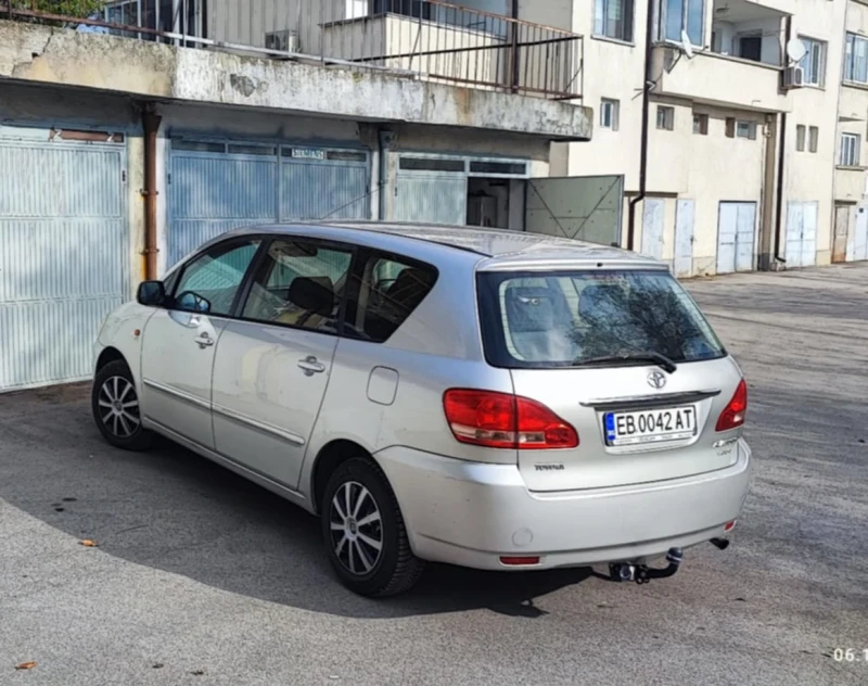 Toyota Avensis verso, снимка 5 - Автомобили и джипове - 52958465