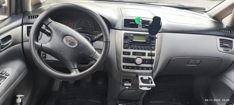 Toyota Avensis verso, снимка 6 - Автомобили и джипове - 52958465