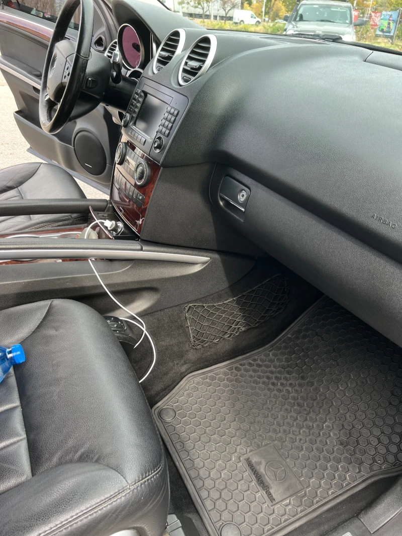 Mercedes-Benz ML 550 5.5 benzin 4matik, снимка 14 - Автомобили и джипове - 53227107