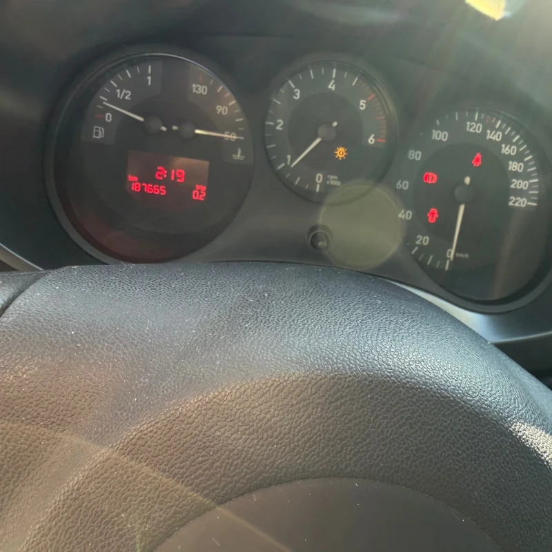 Seat Leon 1.9 TDI , снимка 6 - Автомобили и джипове - 53271765