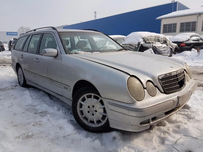 Mercedes-Benz E 220 220 CDI Facelift Elegance, снимка 1 - Автомобили и джипове - 47459780