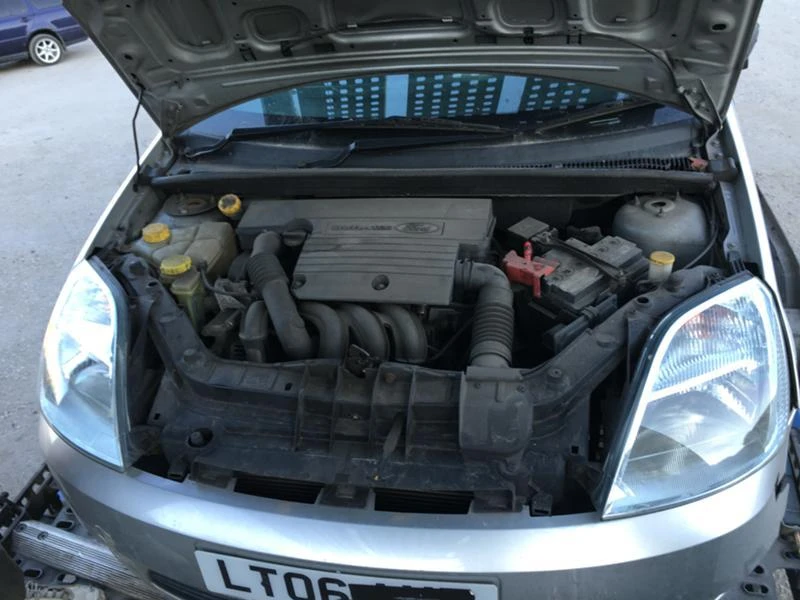 Ford Fiesta 1.4zetec НА ЧАСТИ, снимка 3 - Автомобили и джипове - 17396289