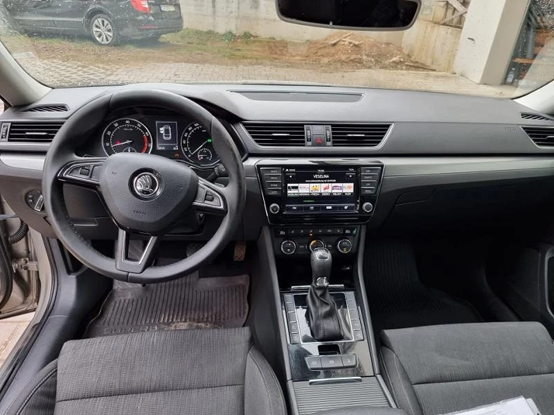 Skoda Superb 1.8 TSI, снимка 5 - Автомобили и джипове - 34042176