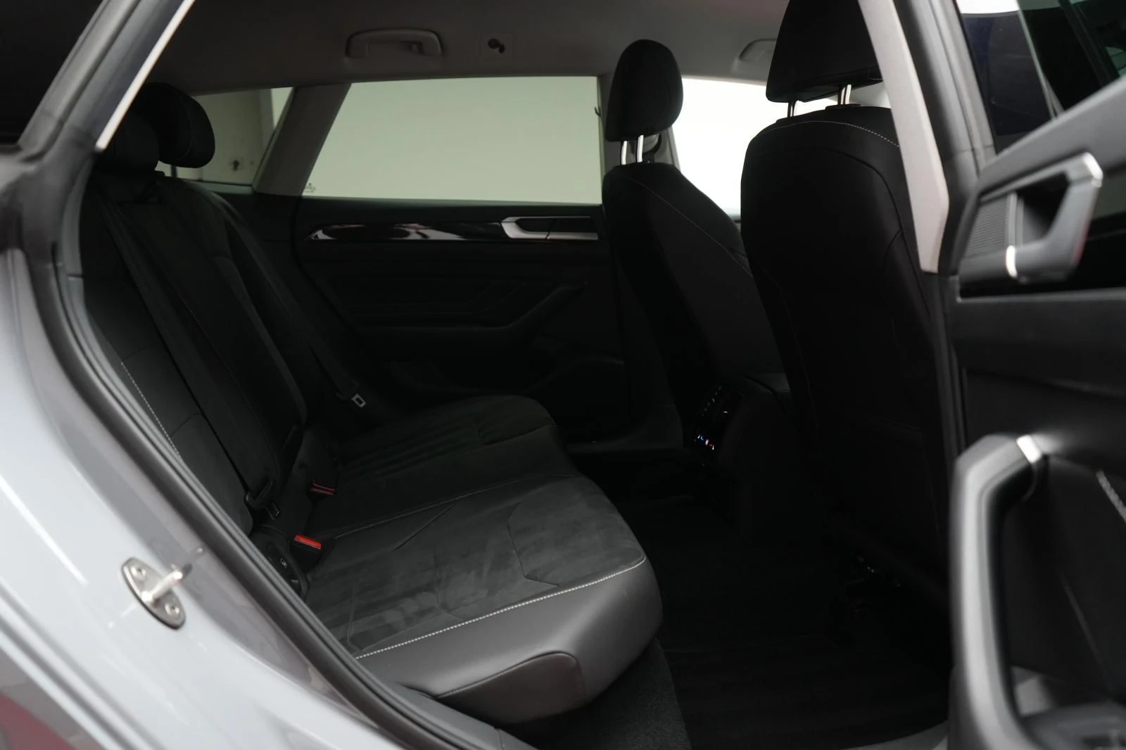 VW Arteon SHOTINGBRAKE/2.0TDI/DSG/360/ELEGANCE/NAVI/LED/E183 - изображение 7