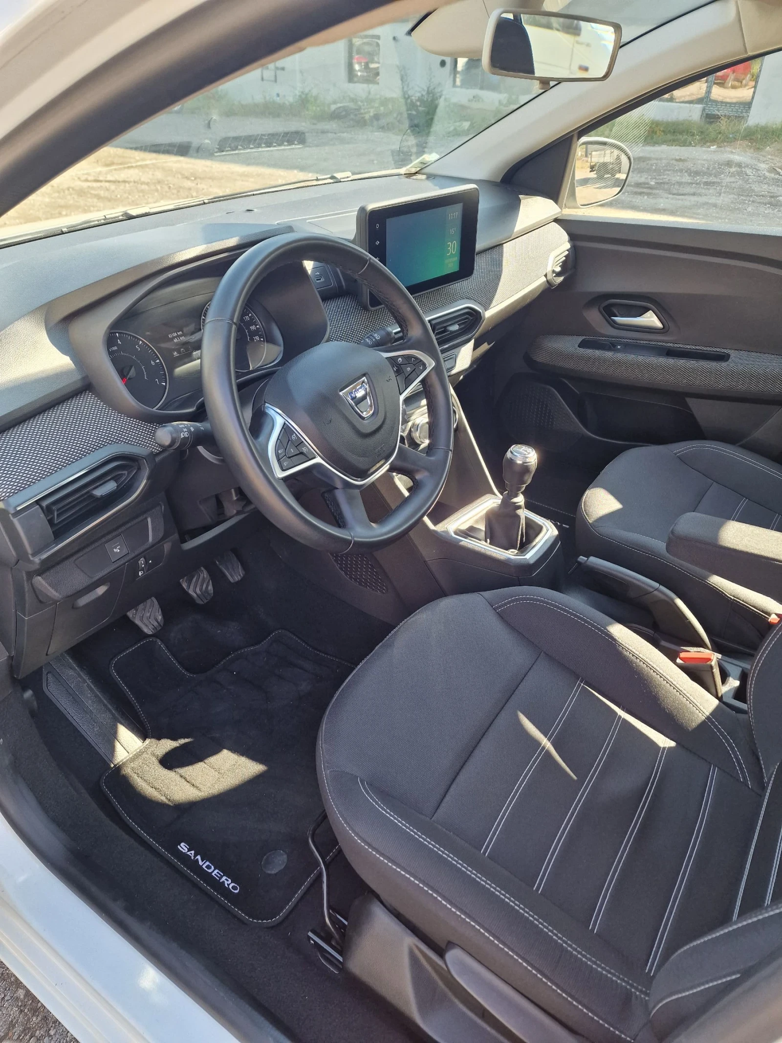 Dacia Sandero  - изображение 9
