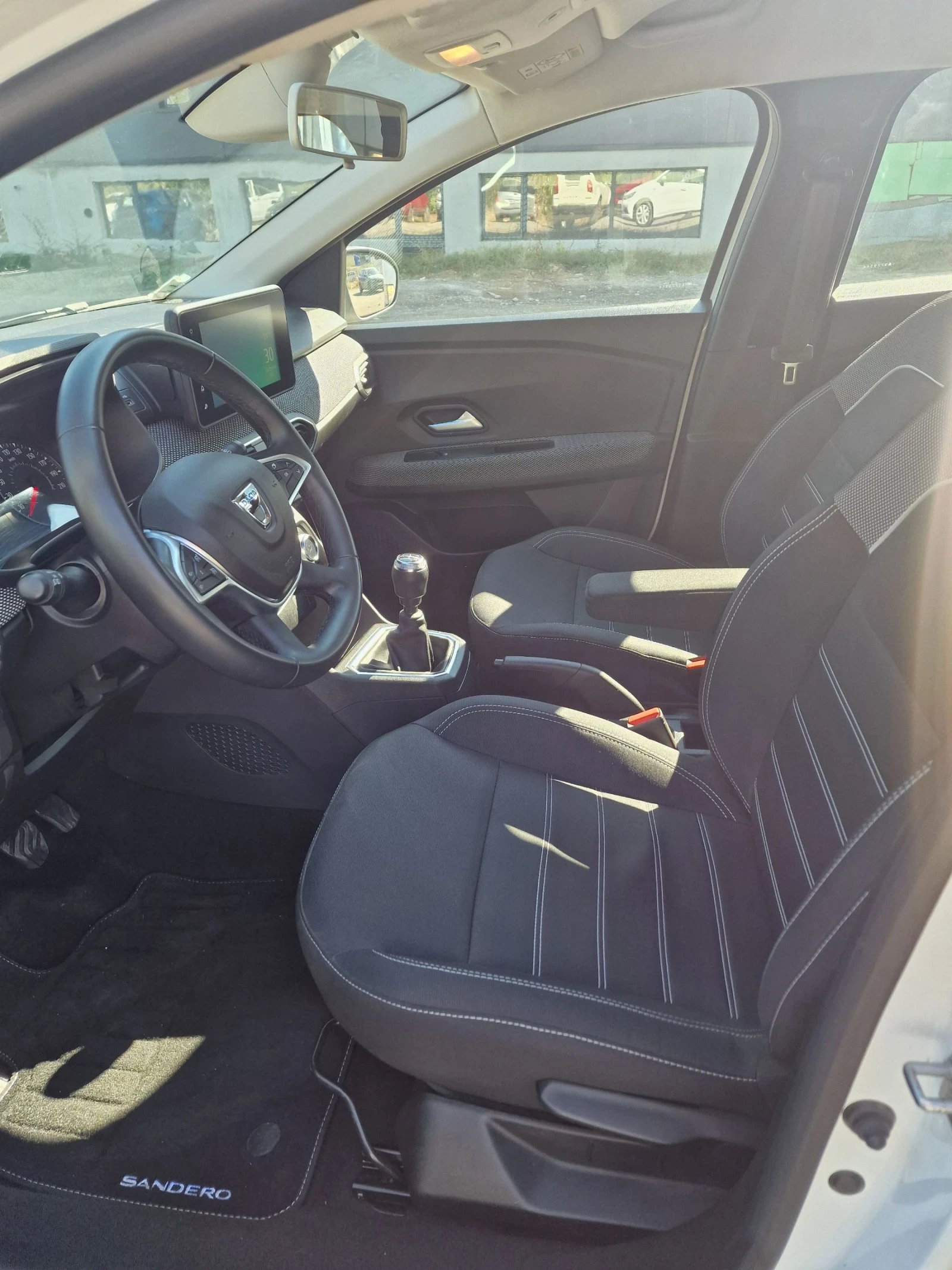 Dacia Sandero  - изображение 8