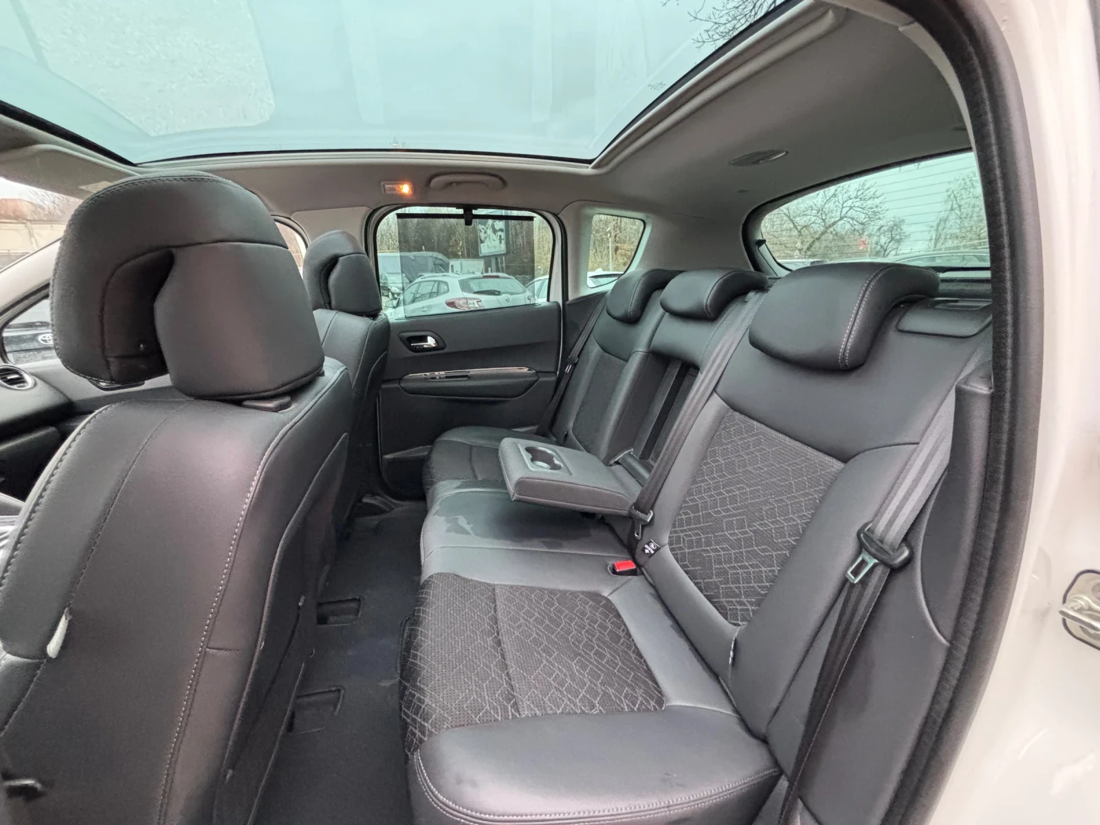 Peugeot 3008 1.6HDI - изображение 10