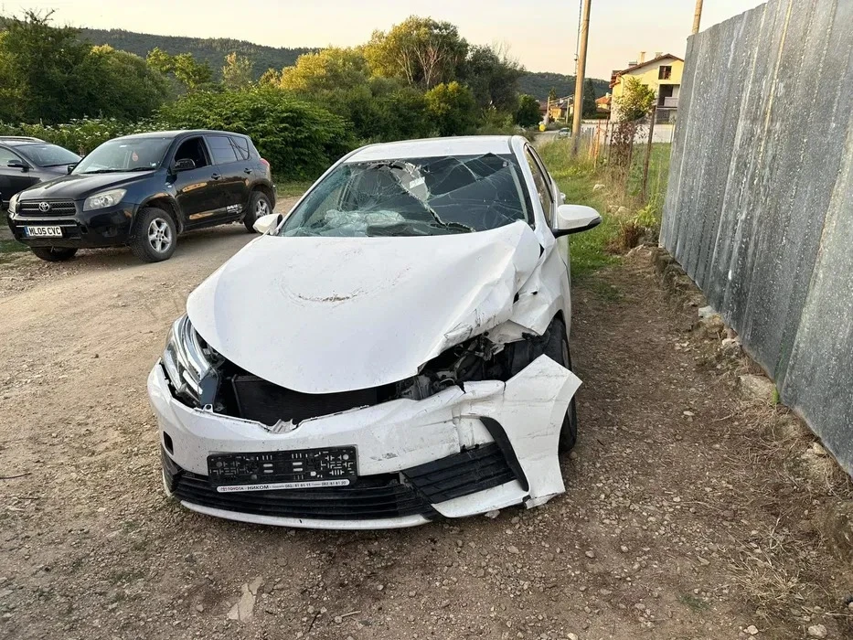 Toyota Corolla НА ЧАСТИ! 1.4 d4d 90 кс - изображение 4