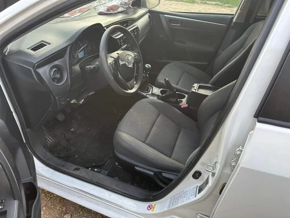 Toyota Corolla НА ЧАСТИ! 1.4 d4d 90 кс - изображение 6