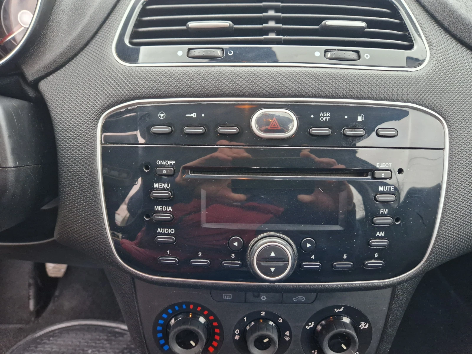 Fiat Punto 1 4i, 78кс, 15г, 5вр.фабр.газов инжекц.Италия, снимка 13 - Автомобили и джипове - 53661540