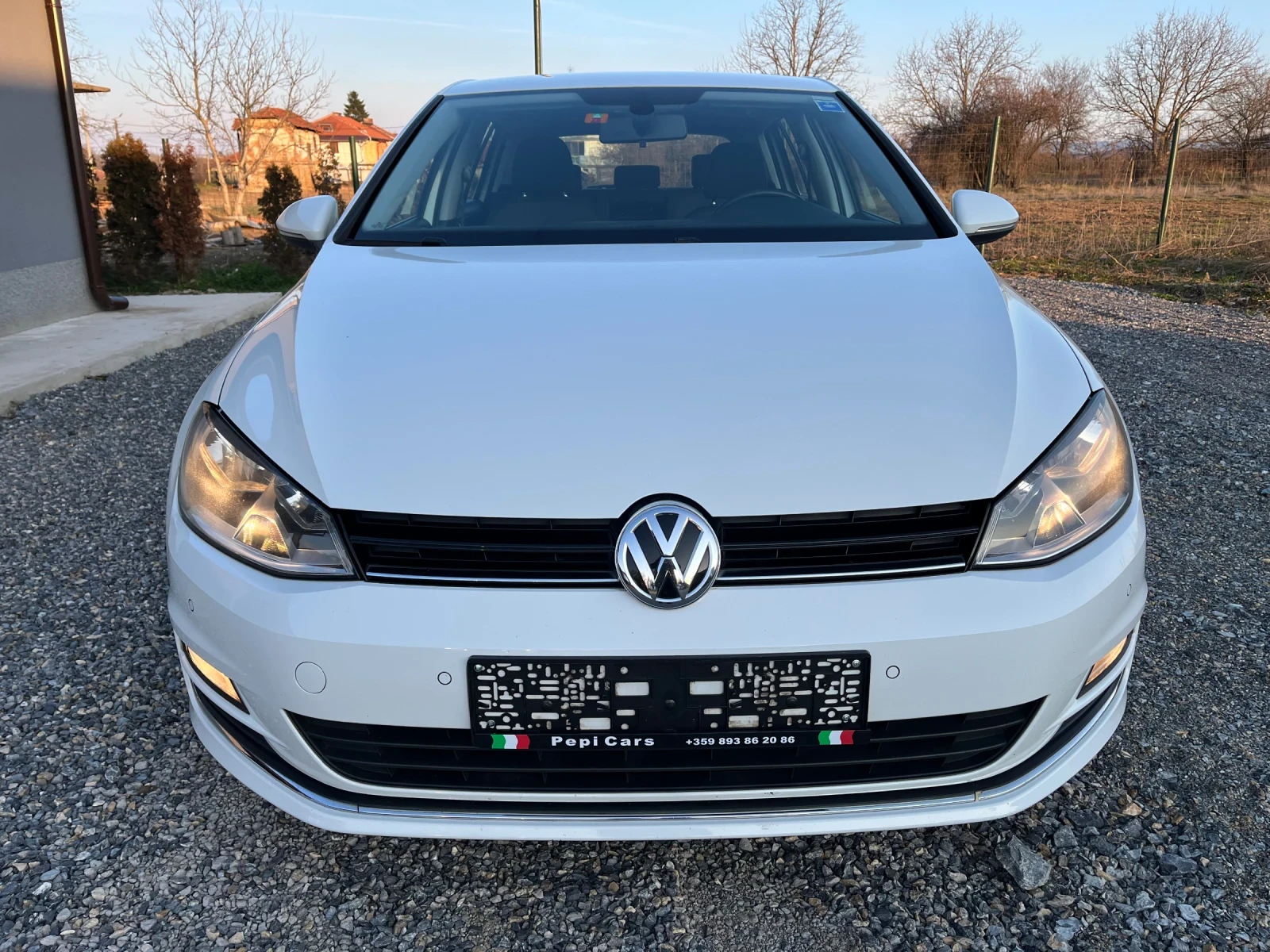 VW Golf 1.6 TDi 7Speed/DSG, снимка 2 - Автомобили и джипове - 53730231
