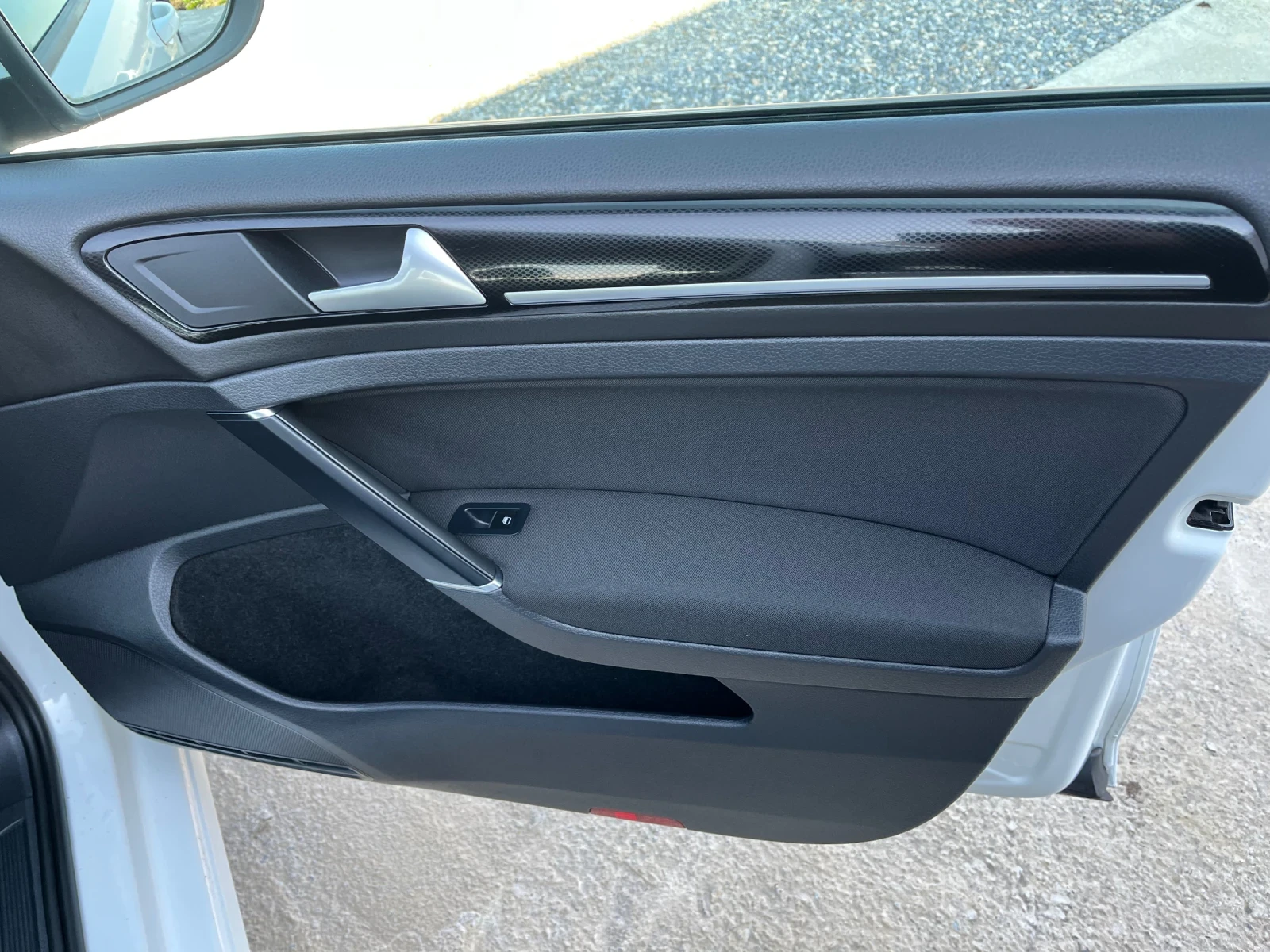 VW Golf 1.6 TDi 7Speed/DSG, снимка 6 - Автомобили и джипове - 53730231