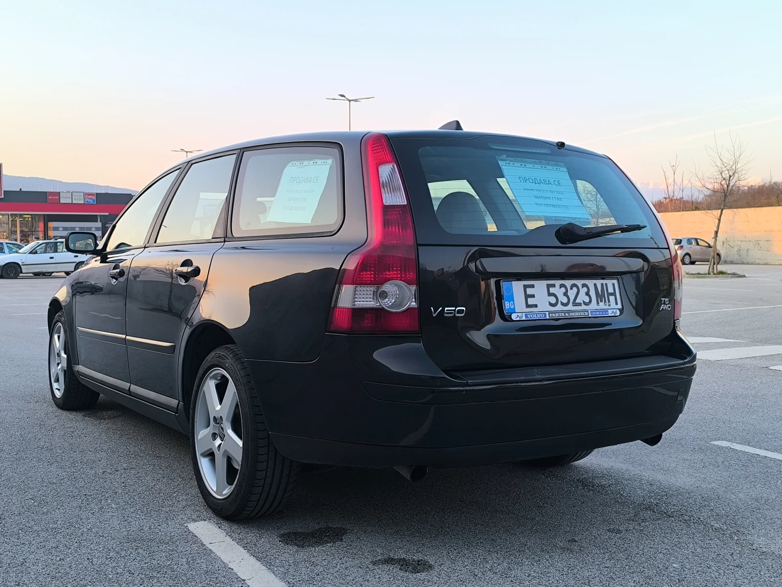 Volvo V50 T5 AWD 2.5i 4x4 TURBO, КОЖА, КСЕНОН, ГАЗ., снимка 4 - Автомобили и джипове - 53738346