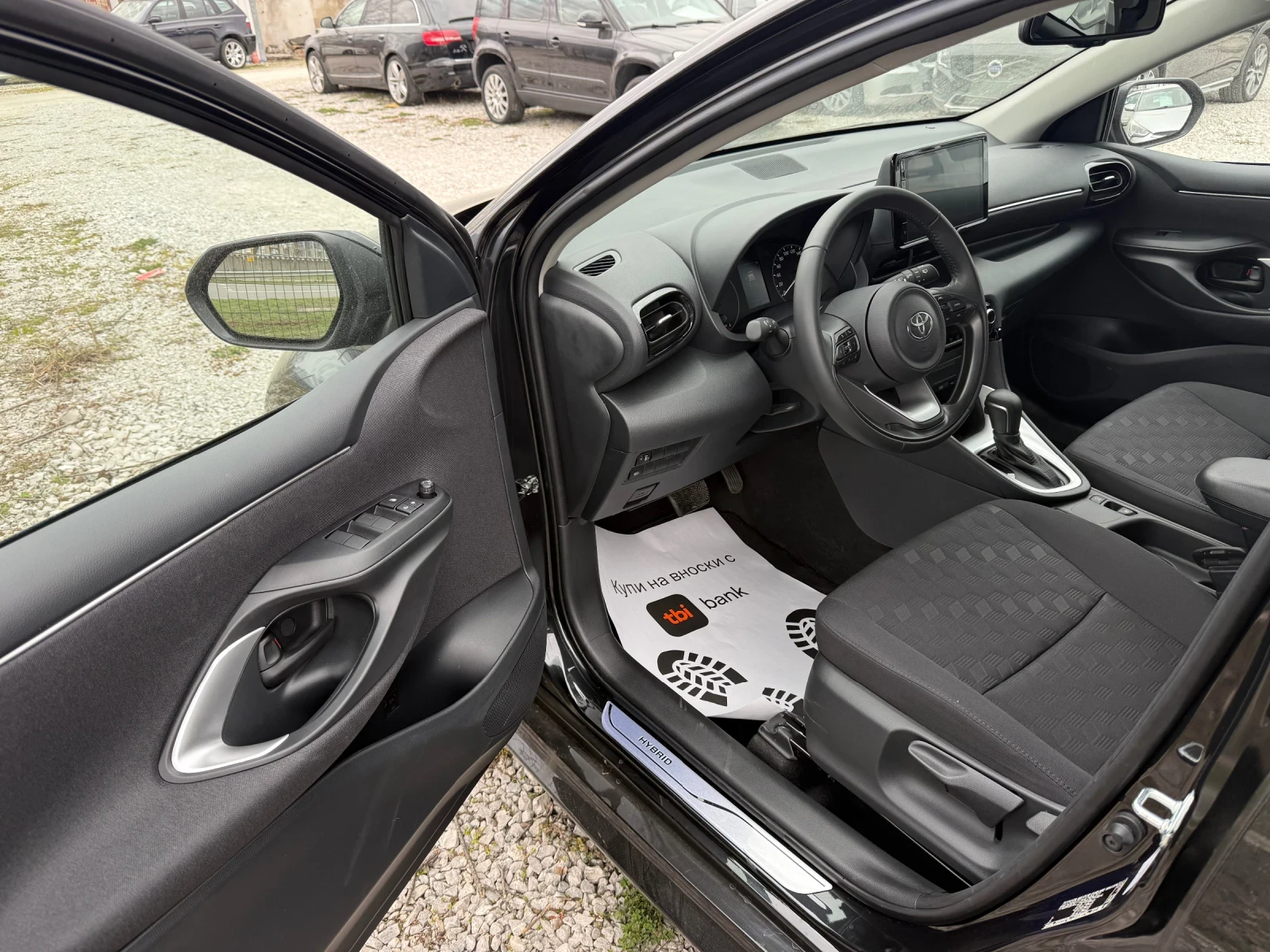 Toyota Yaris 1.5 Hybrid, снимка 8 - Автомобили и джипове - 53923821