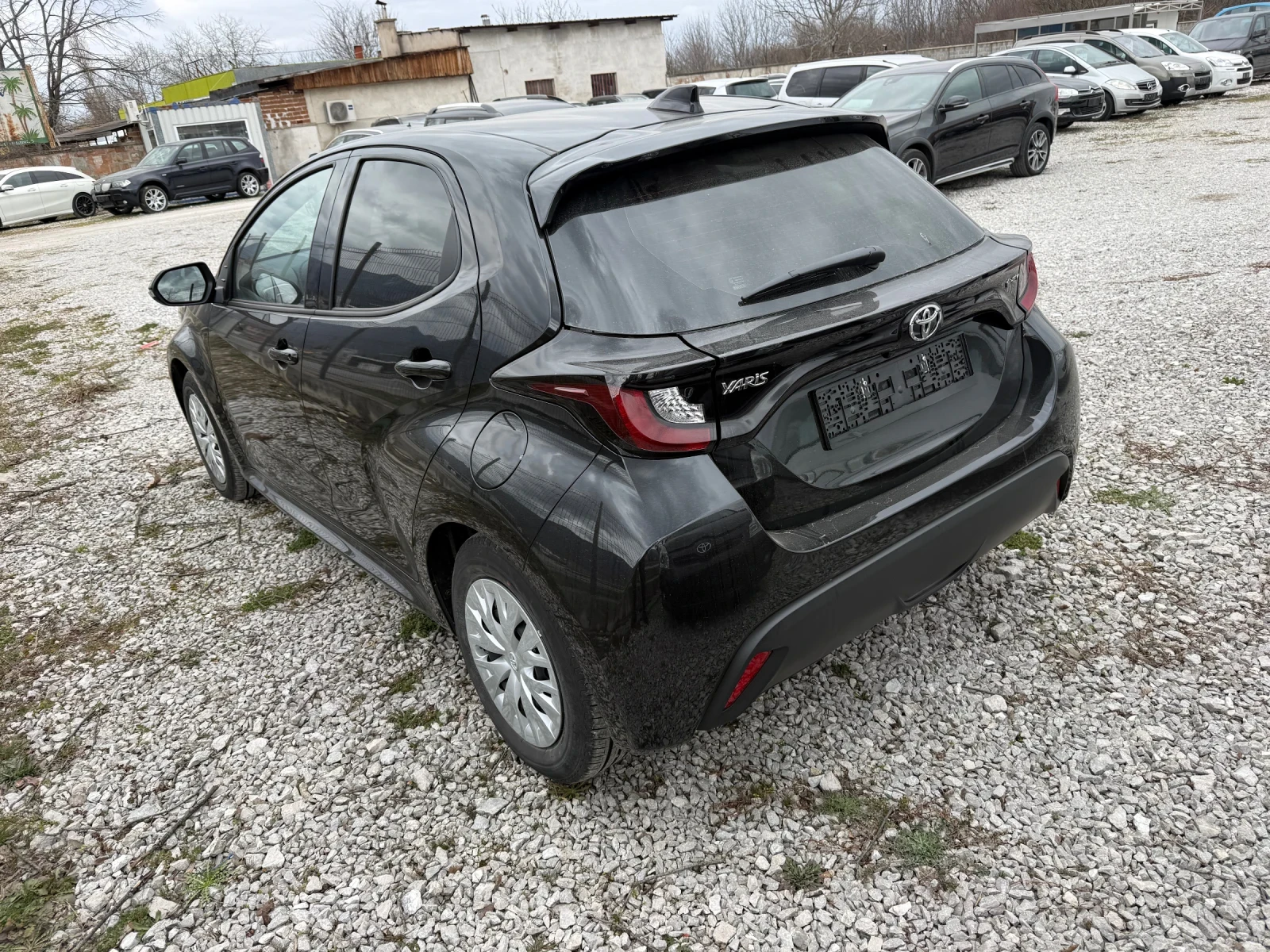 Toyota Yaris 1.5 Hybrid, снимка 6 - Автомобили и джипове - 53923821