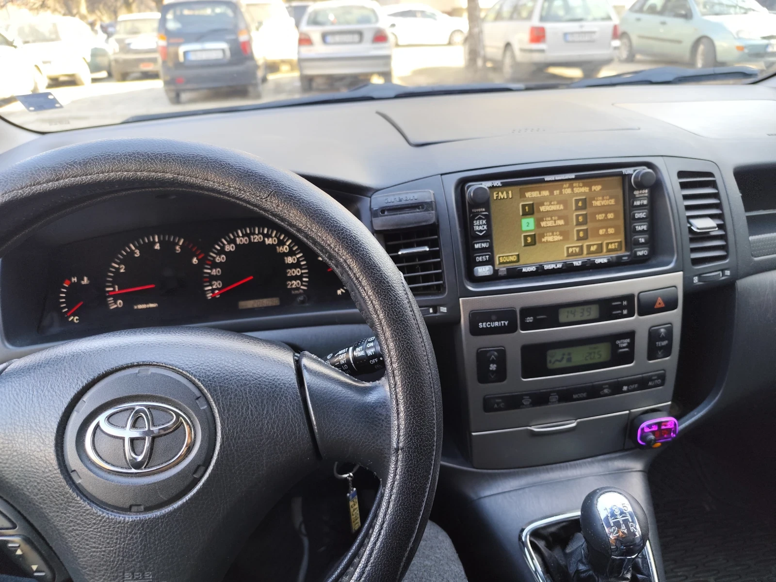 Toyota Corolla verso, снимка 12 - Автомобили и джипове - 54346897