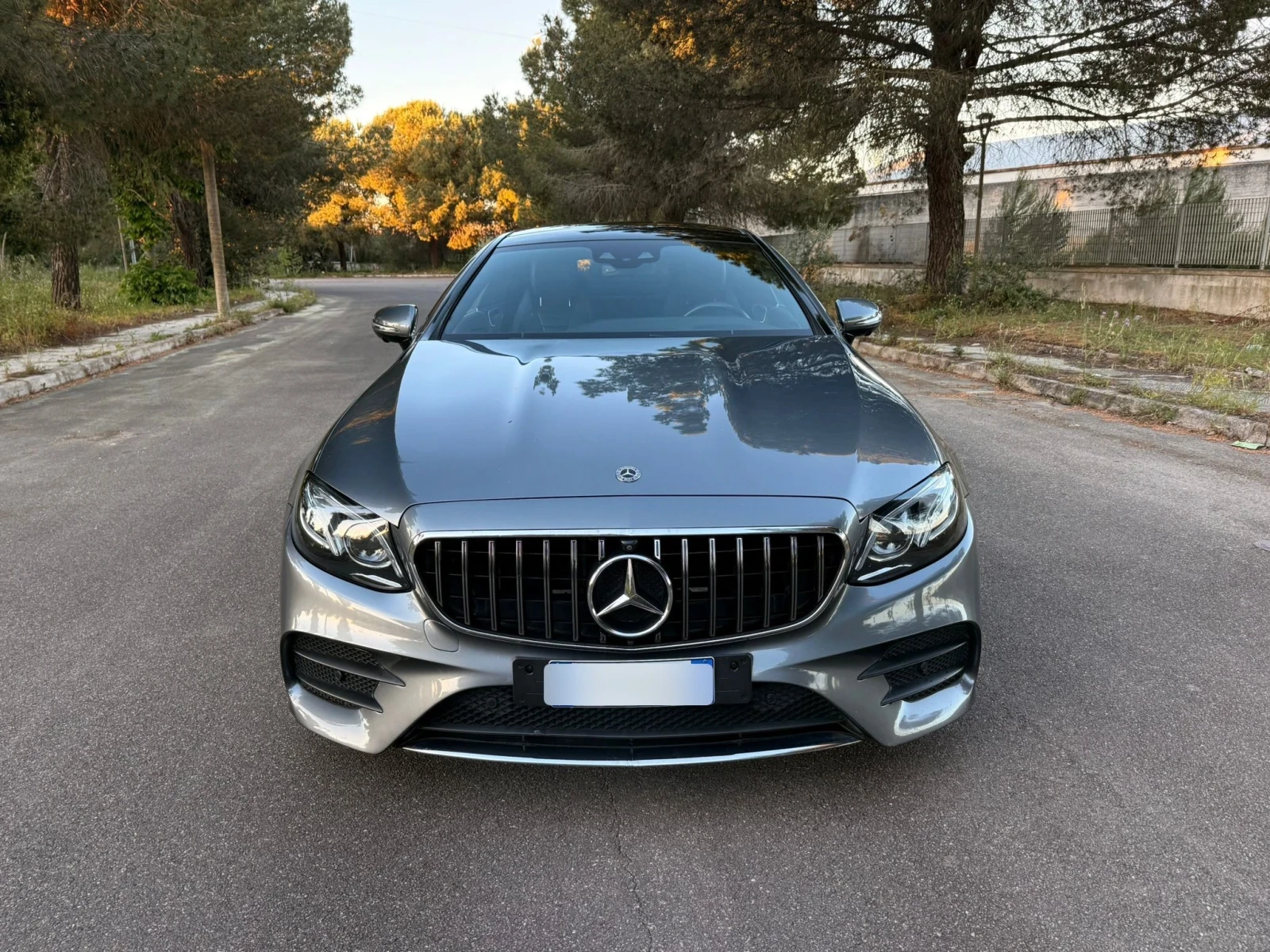 Mercedes-Benz E 220 d, снимка 2 - Автомобили и джипове - 54748018