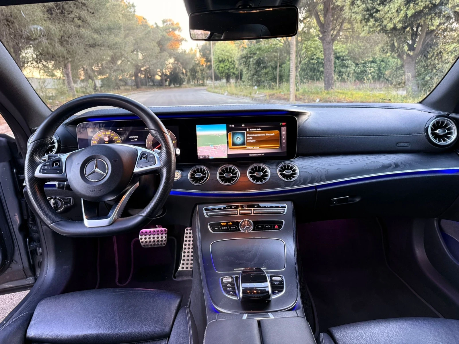 Mercedes-Benz E 220 d, снимка 11 - Автомобили и джипове - 54748018