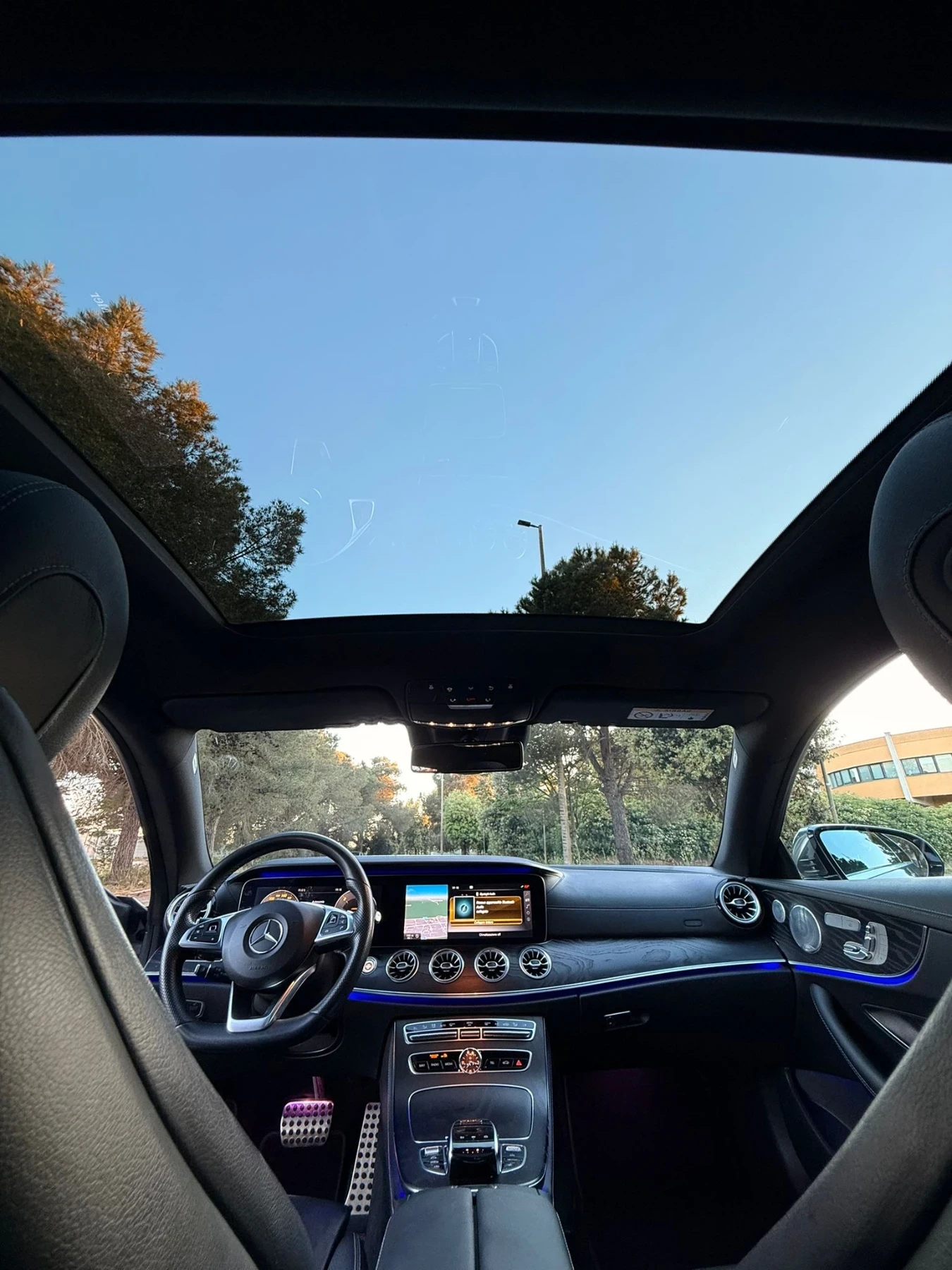 Mercedes-Benz E 220 d, снимка 15 - Автомобили и джипове - 54748018