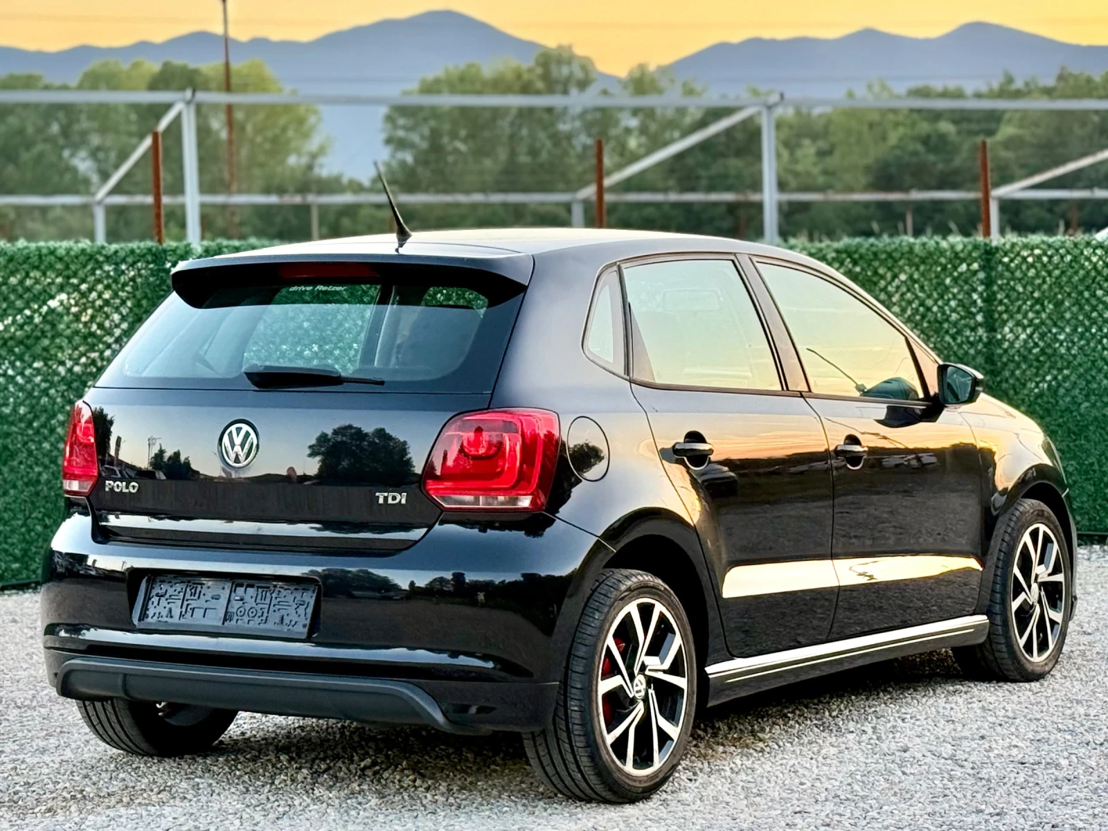VW Polo 1.2i //R-LINE, снимка 6 - Автомобили и джипове - 54840587