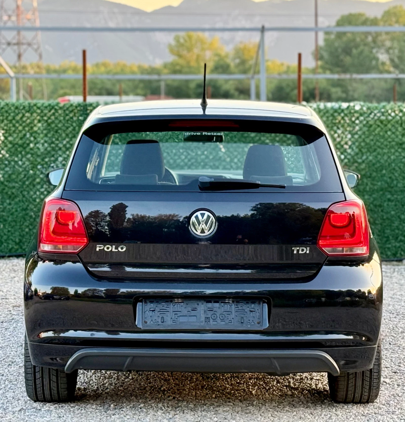 VW Polo 1.2i //R-LINE, снимка 5 - Автомобили и джипове - 54840587