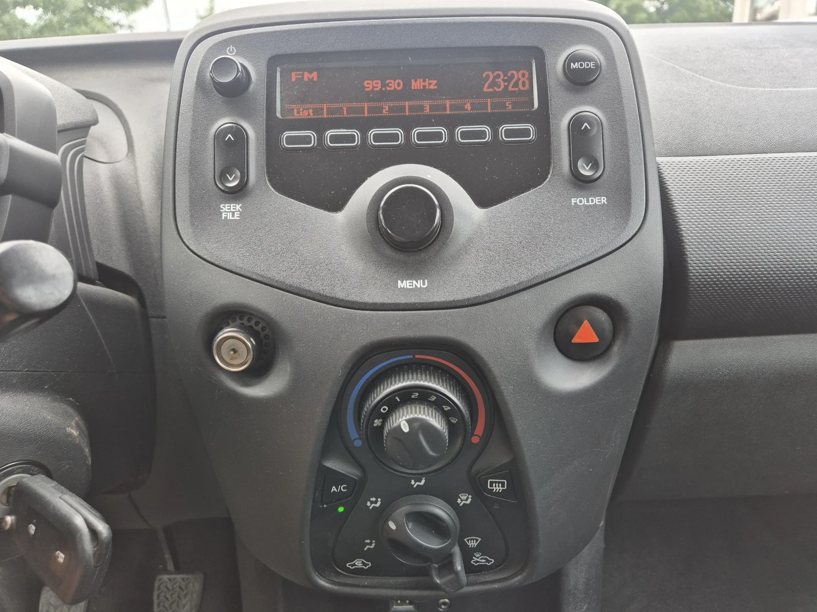 Toyota Aygo 1.0, снимка 8 - Автомобили и джипове - 55458299