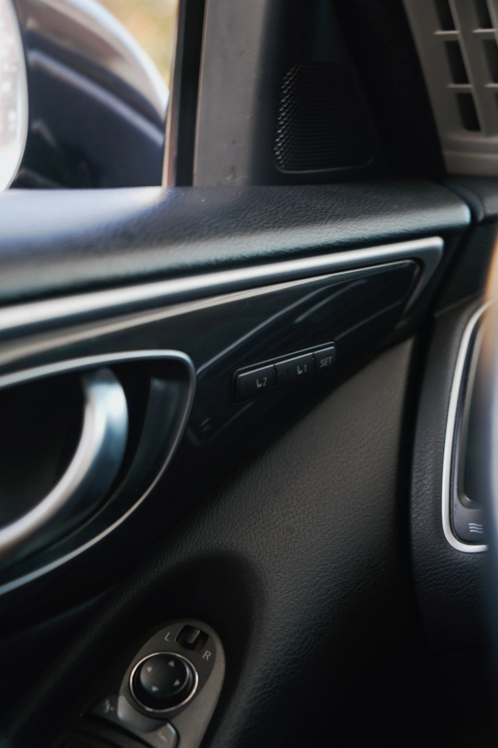 Infiniti Q50, снимка 11 - Автомобили и джипове - 55992105