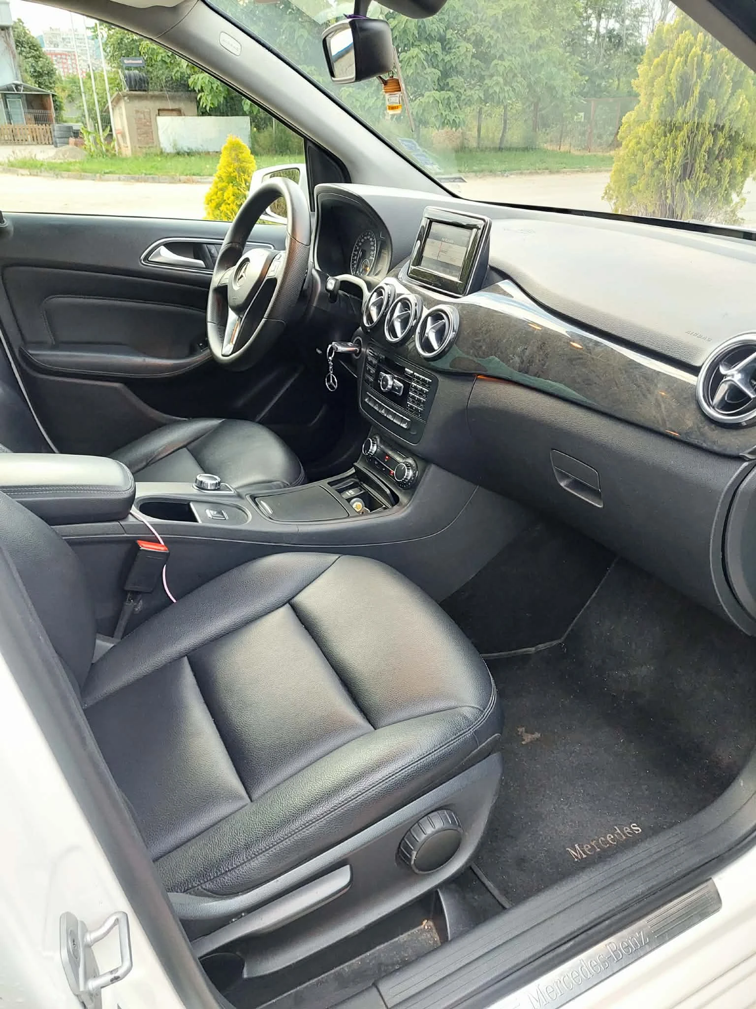 Mercedes-Benz B 180 CDI, снимка 11 - Автомобили и джипове - 56008637
