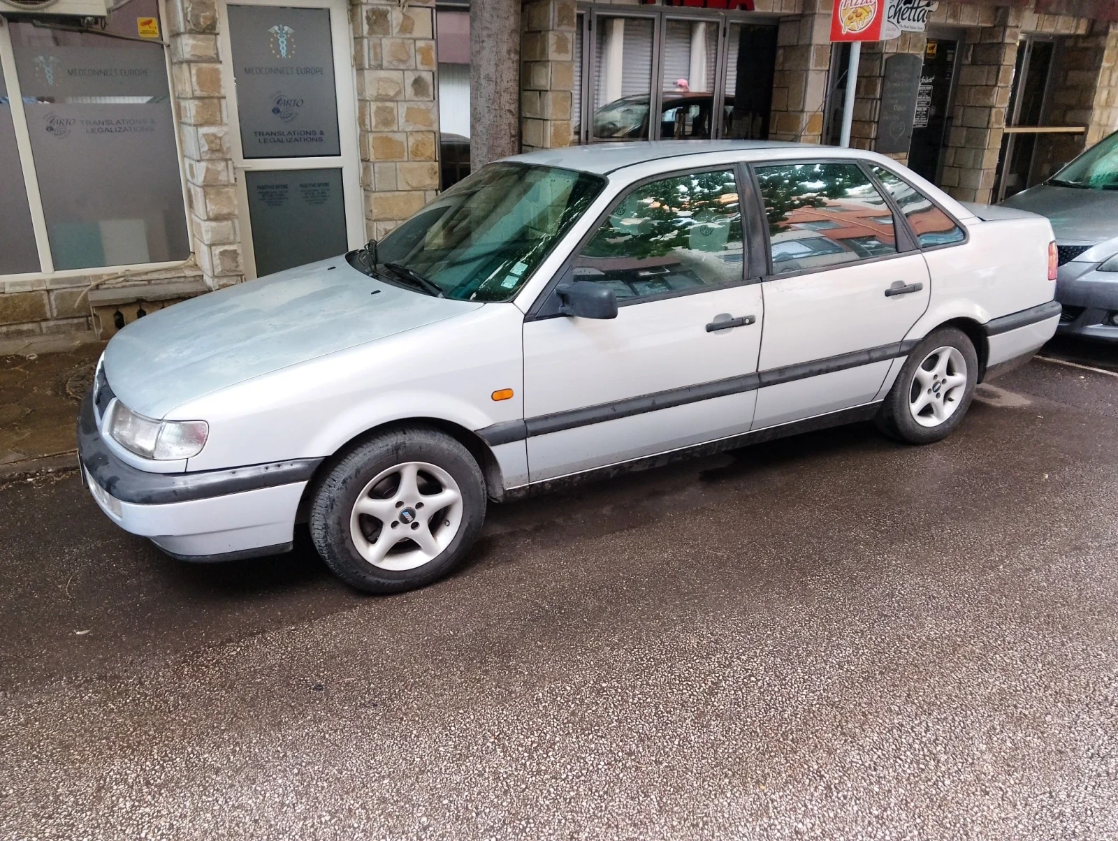 VW Passat B4 1, 8 90кс газ бензин, снимка 2 - Автомобили и джипове - 56023524