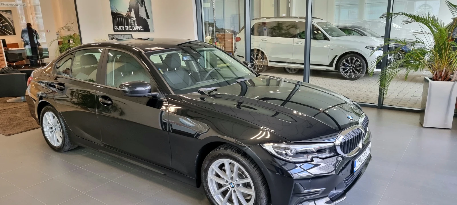 BMW 320 320d xDrive Sedan, снимка 4 - Автомобили и джипове - 56024362