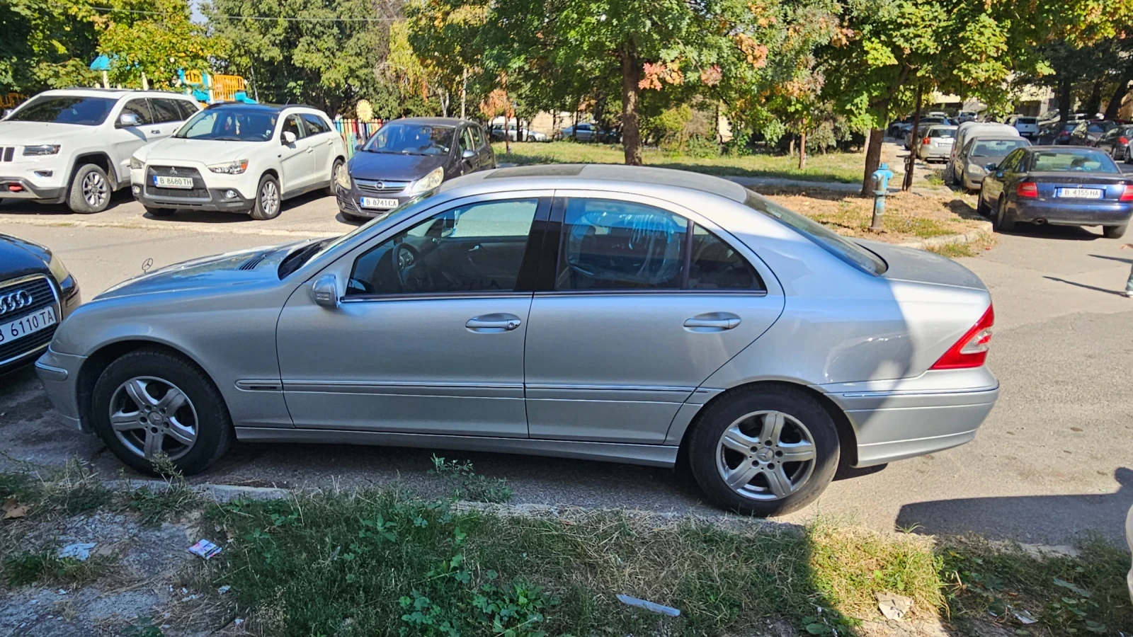 Mercedes-Benz C 180, снимка 3 - Автомобили и джипове - 56168479