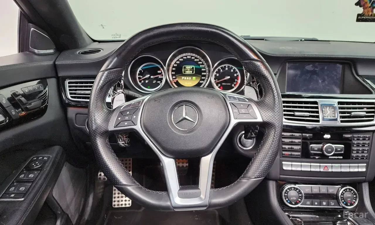 Mercedes-Benz CLS 63 AMG HARMON* KARDON* ОБДУХВАНЕ* ПАНОРАМА* МАСАЖ* КЕЙЛЕС, снимка 9 - Автомобили и джипове - 56245844