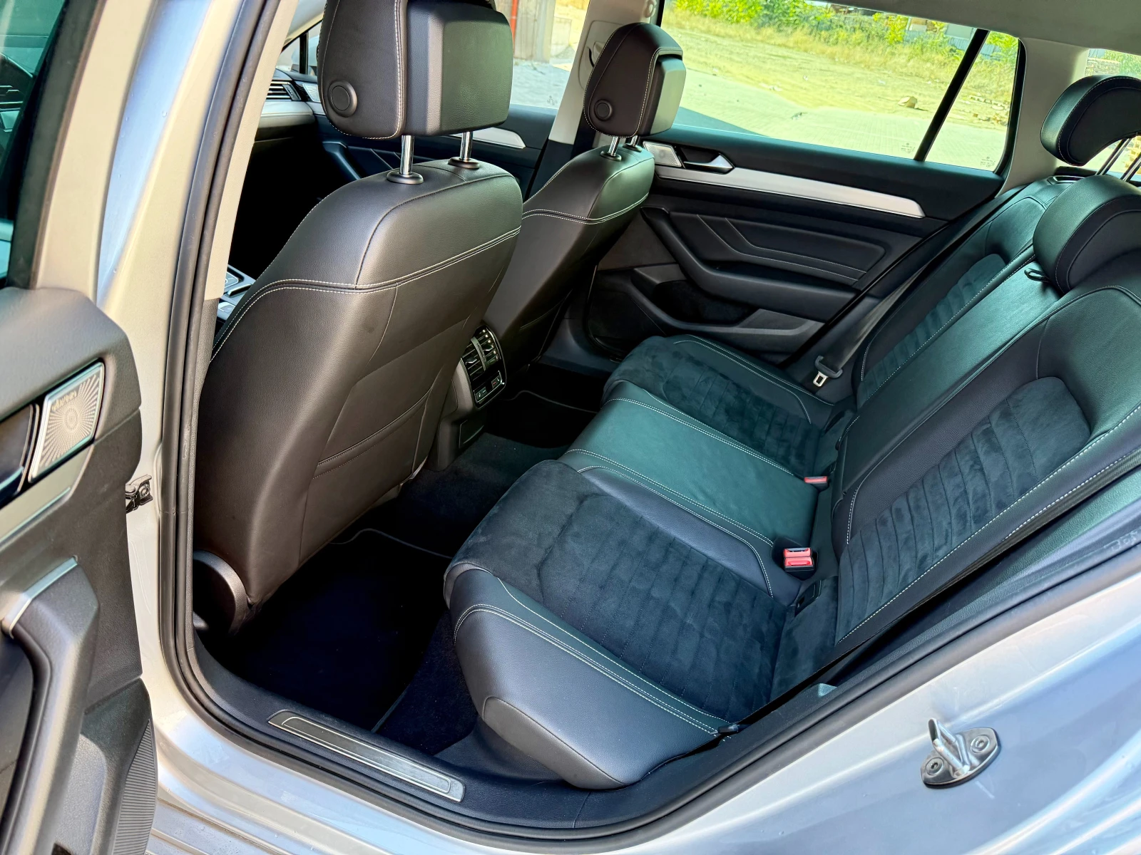 VW Passat B8.5 2.0 TDI Facelift Digital Disctronic, снимка 10 - Автомобили и джипове - 56319172