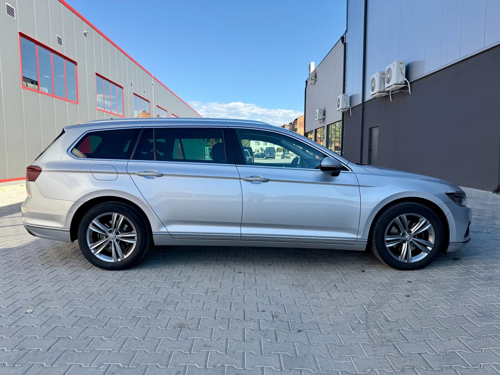 VW Passat B8.5 2.0 TDI Facelift Digital Disctronic, снимка 8 - Автомобили и джипове - 56319172