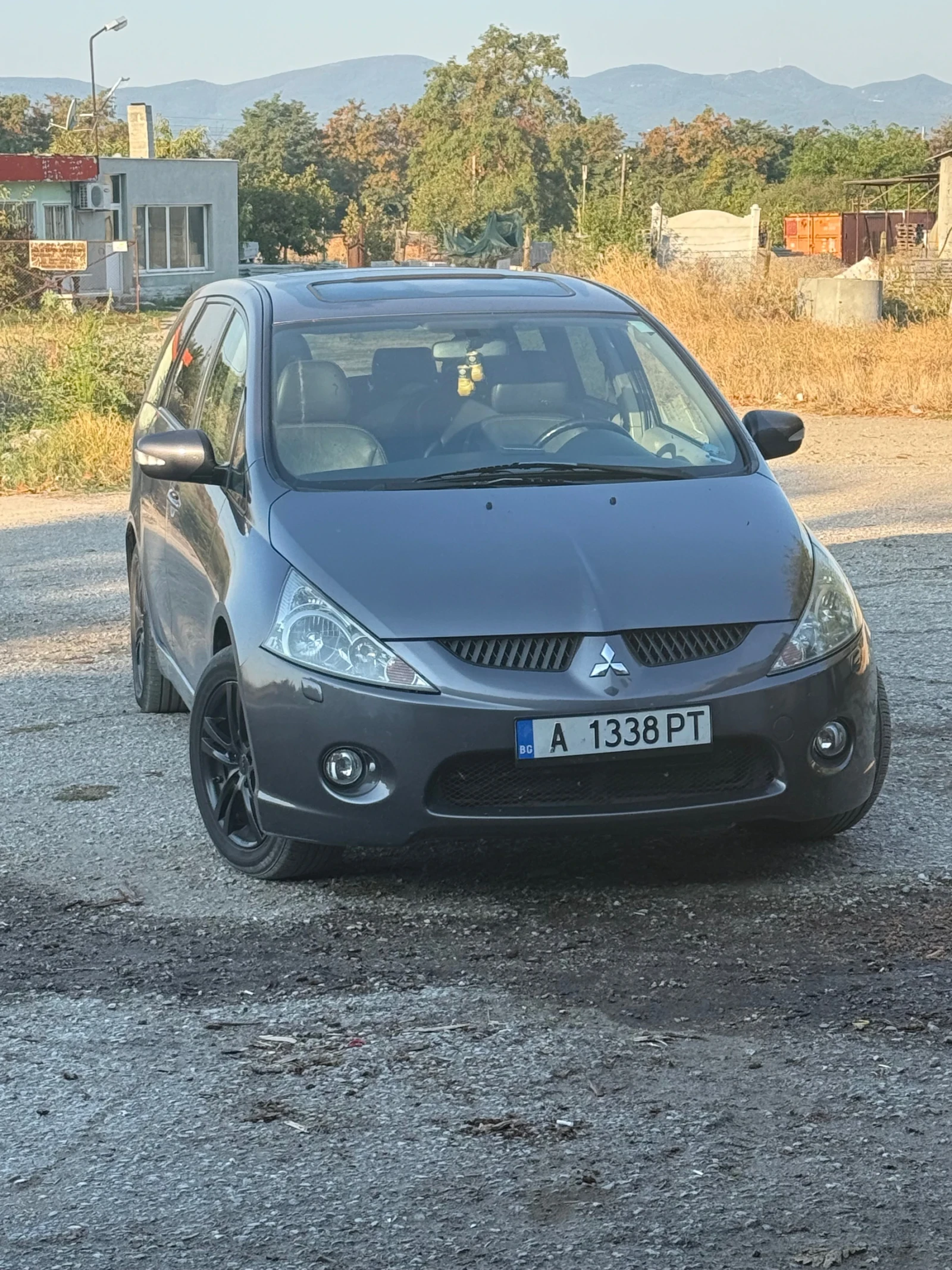 Mitsubishi Grandis Executive 