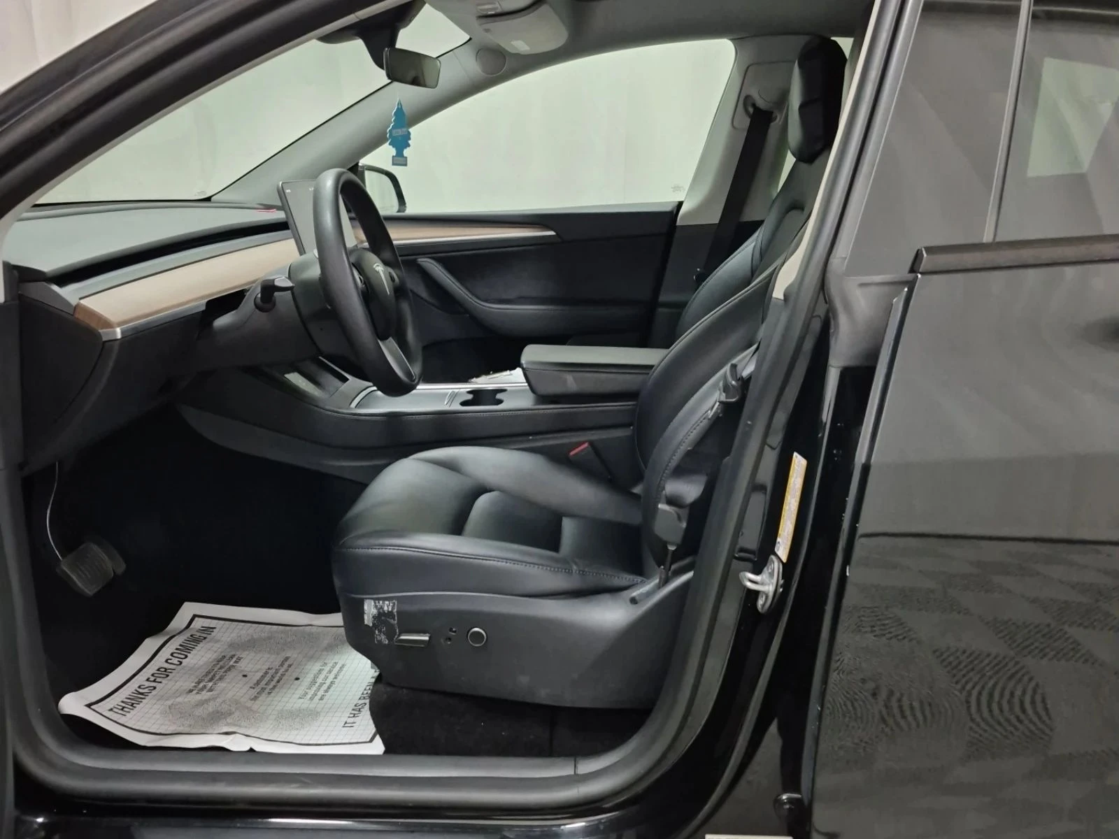 Tesla Model Y, снимка 8 - Автомобили и джипове - 56716955