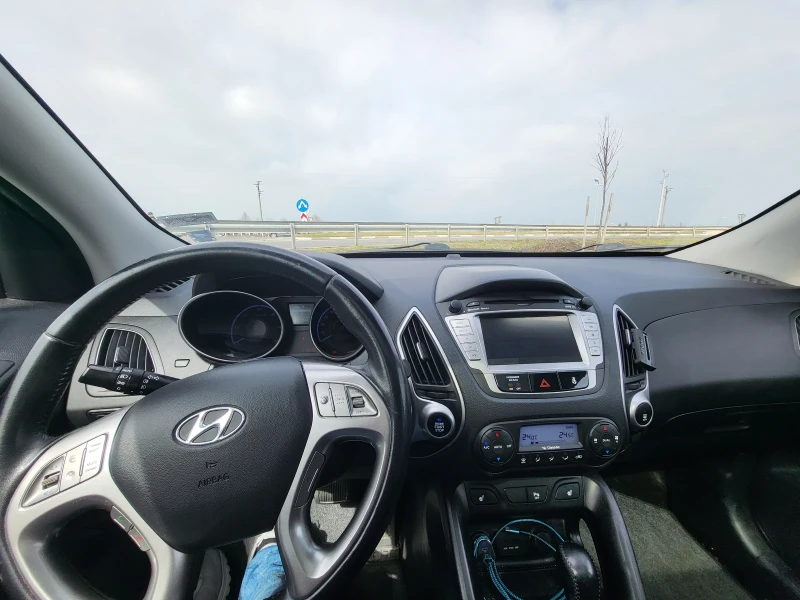 Hyundai IX35, снимка 4 - Автомобили и джипове - 48691805