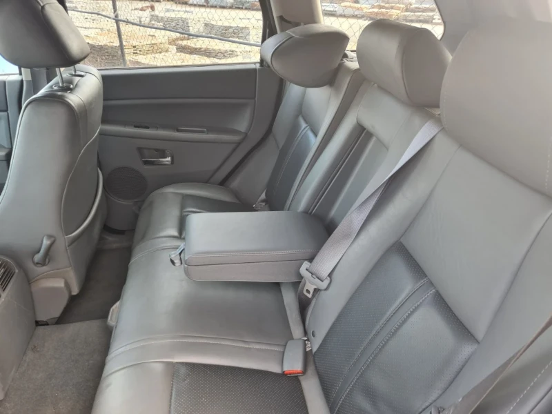 Jeep Cherokee, снимка 8 - Автомобили и джипове - 53121303