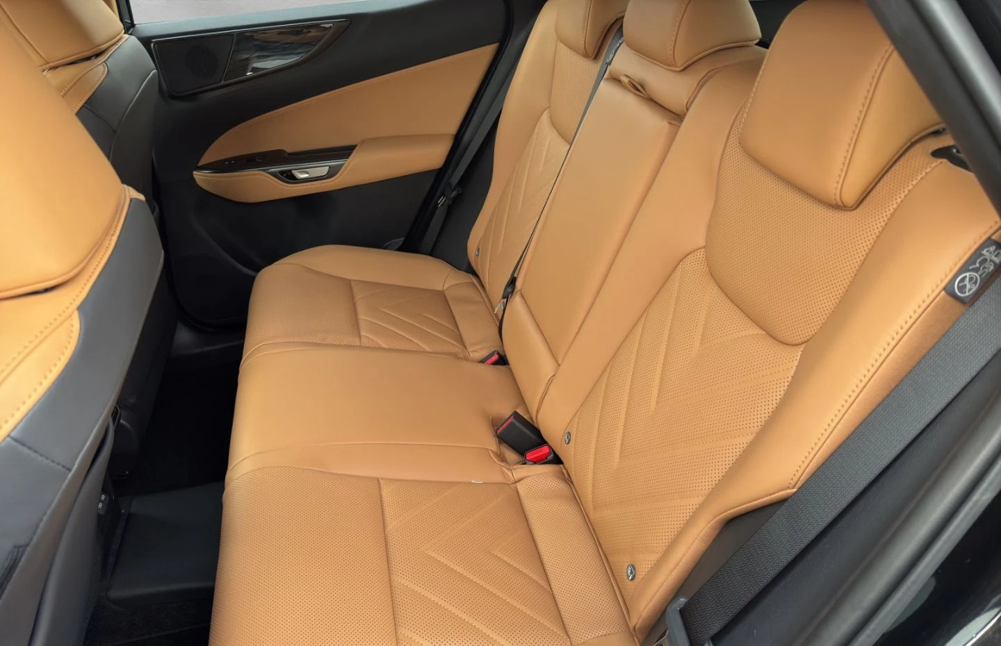 Lexus NX 450 h+ //2.5PHEV/309HP/BUSINESS/4X4/CAPLAY/CAM/710b | Mobile.bg   14