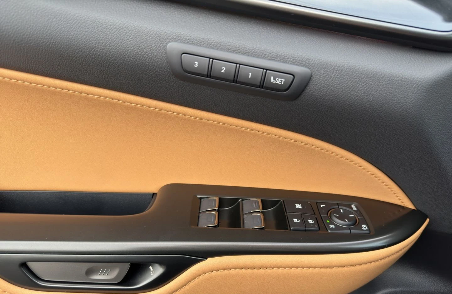 Lexus NX 450 h+ //2.5PHEV/309HP/BUSINESS/4X4/CAPLAY/CAM/710b | Mobile.bg   16