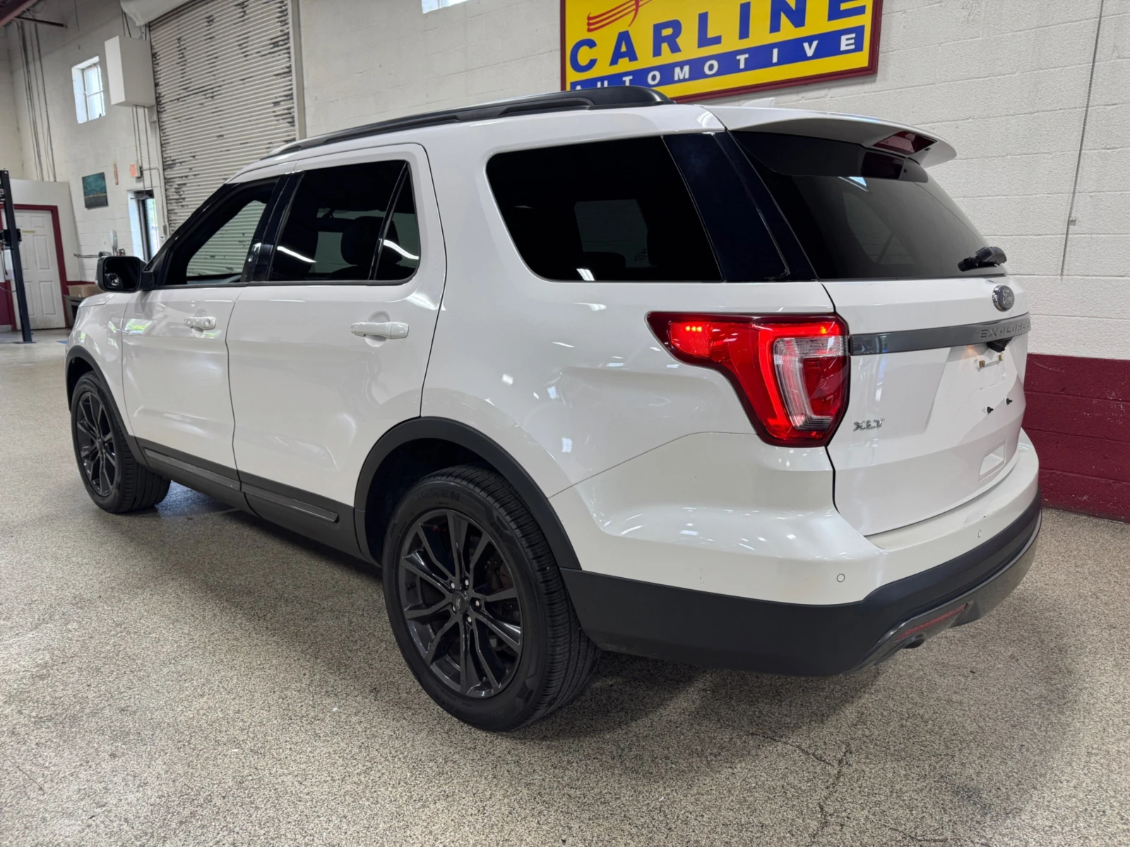Ford Explorer 4x4 / XLT / PANO / 7 Seats - изображение 3