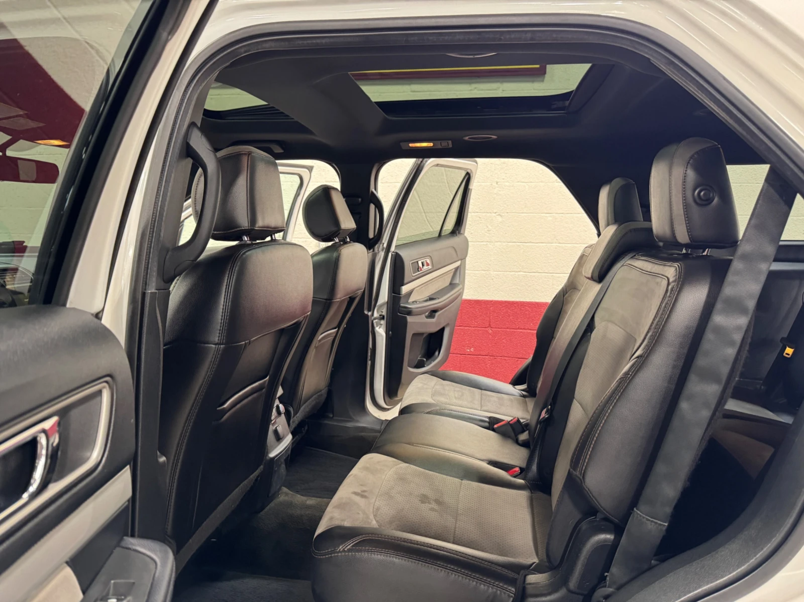 Ford Explorer 4x4 / XLT / PANO / 7 Seats | Mobile.bg   16