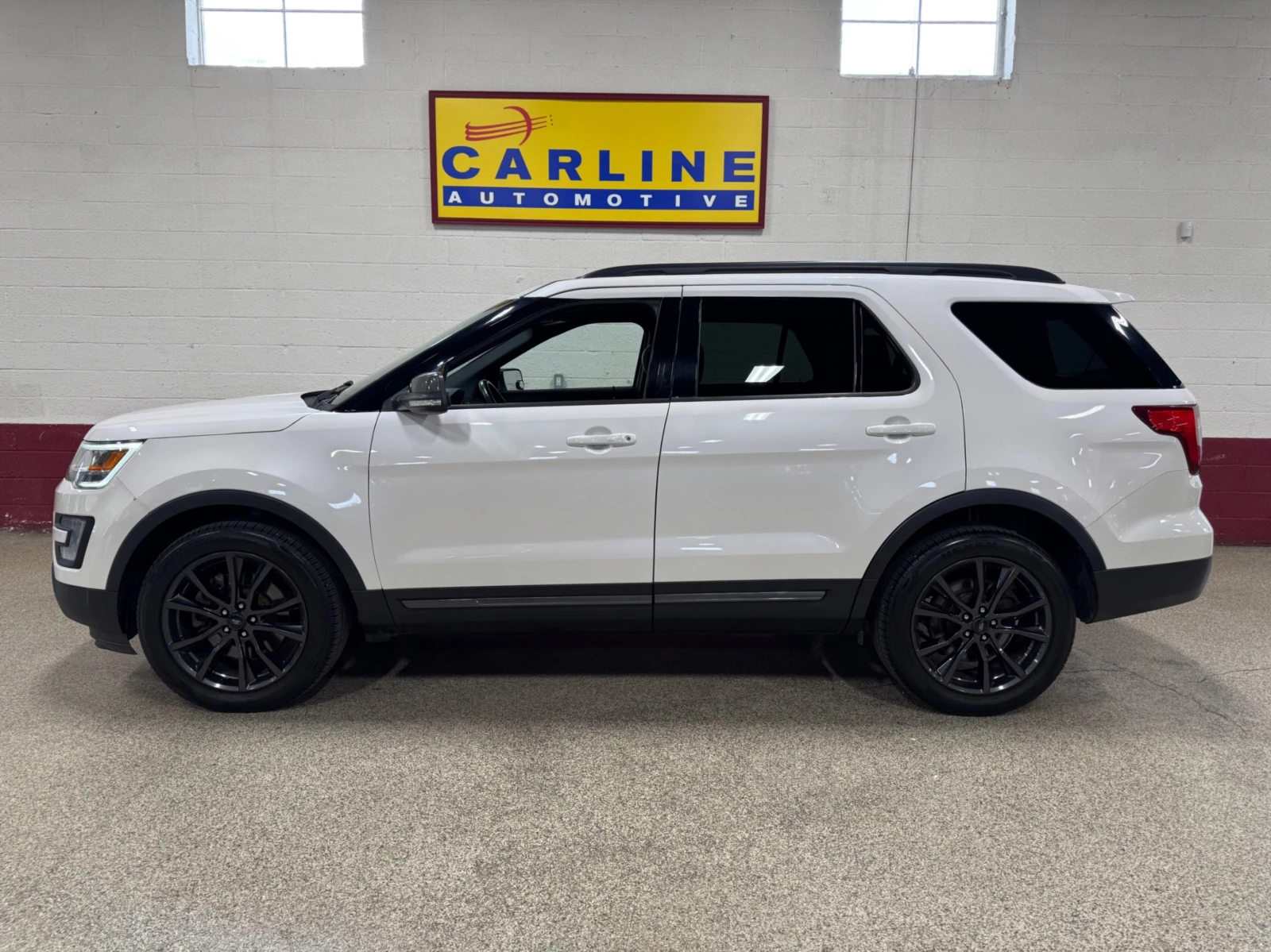 Ford Explorer 4x4 / XLT / PANO / 7 Seats - изображение 2