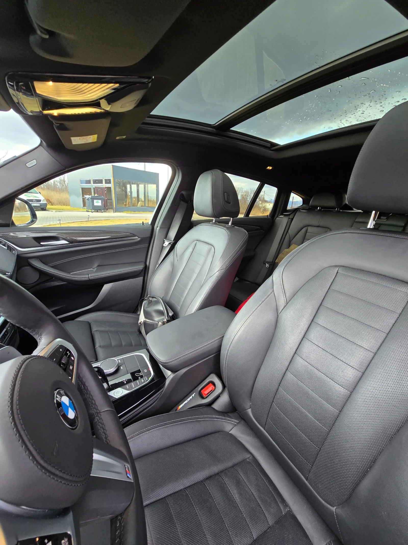 BMW X4 xDrive20i, неразличима от нова, М Sport пакет - изображение 6